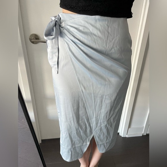 Na•kd silk like skirt - Picture 1 of 4
